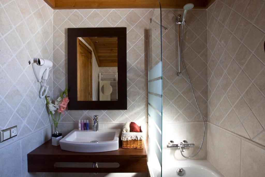 Apartaments Els Llacs Bordes d'Envalira Ruang foto